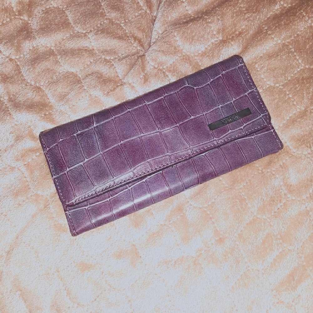 NWOT Faux Purple Alligator Wallet